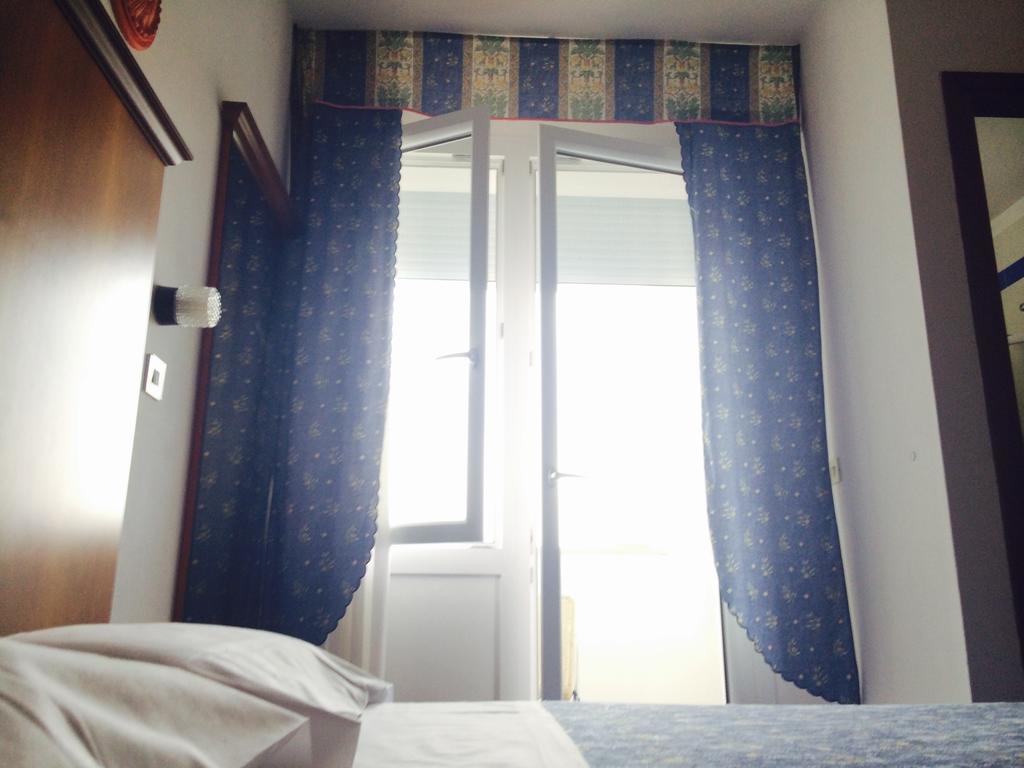 Hotel Villa Candia Λινιάνο Σαμπιαντόρο Δωμάτιο φωτογραφία