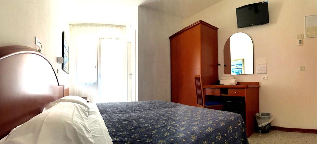 Hotel Villa Candia Λινιάνο Σαμπιαντόρο Εξωτερικό φωτογραφία